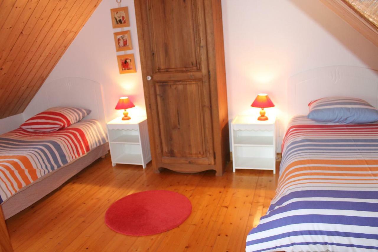 La touche d’en bas Hotel Plouguenast Luaran gambar